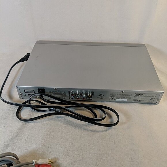 Sanyo DVD-SL50 SL-50 Progressive Scan DVD Player with Remote TESTED Silver WORKS - Picture 9 of 14